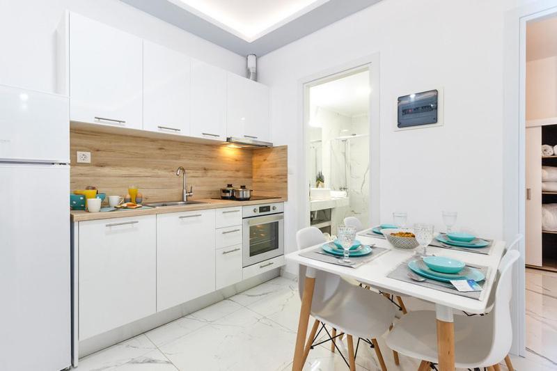 Apartamento Nikogroup Plaza Polychrono Exterior foto